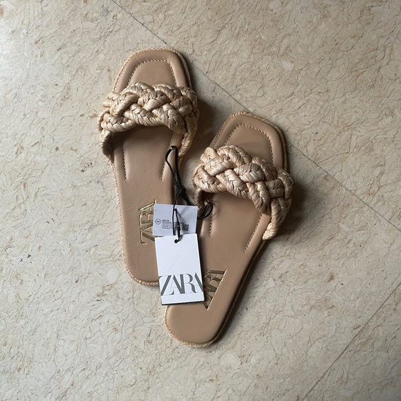 Zara FLAT WOVEN RAFFIA SANDALS - Picture 9 of 13
